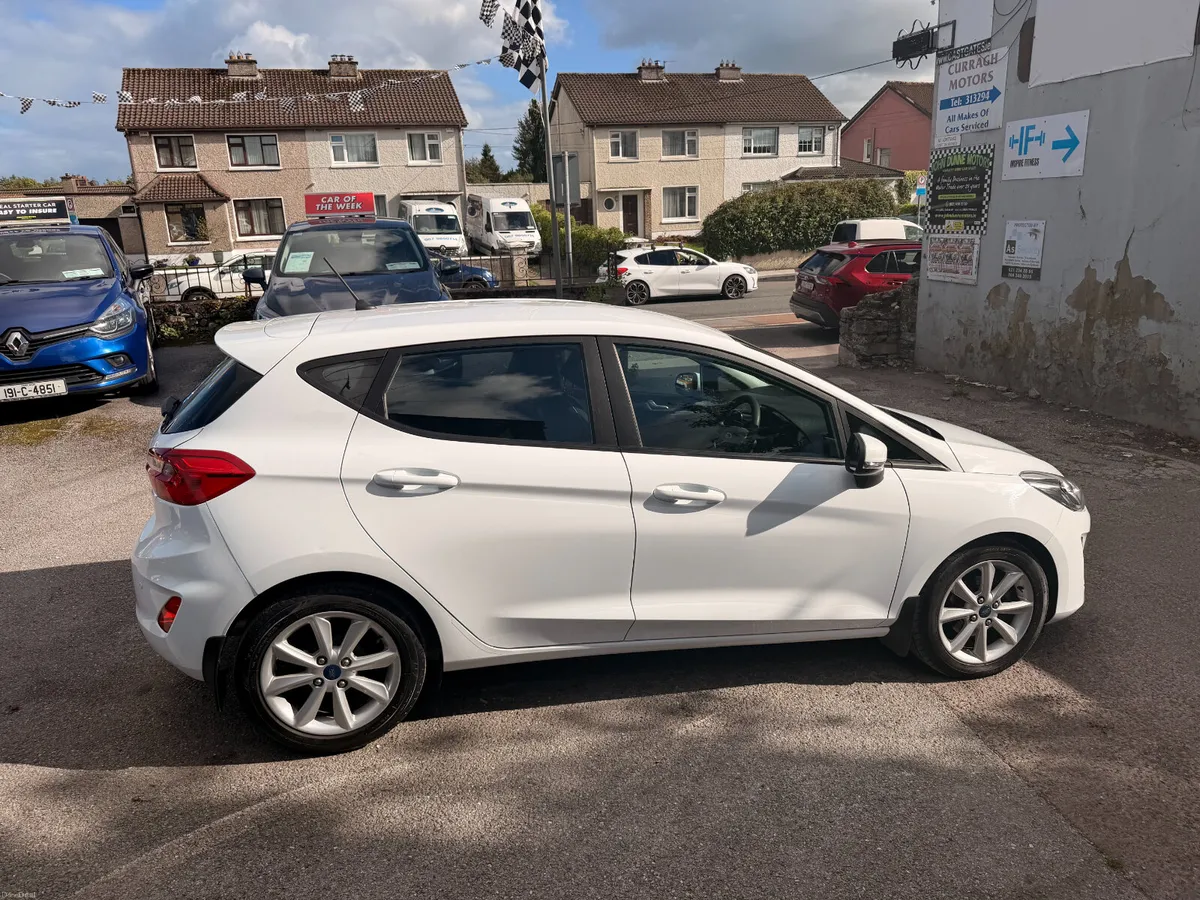 Ford Fiesta 1.1 with only 41000 KM - Image 4