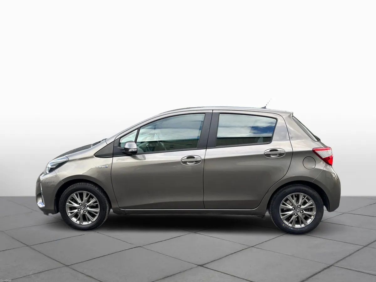 2018 TOYOTA YARIS 1.5 HYBRID AUTO - Image 2