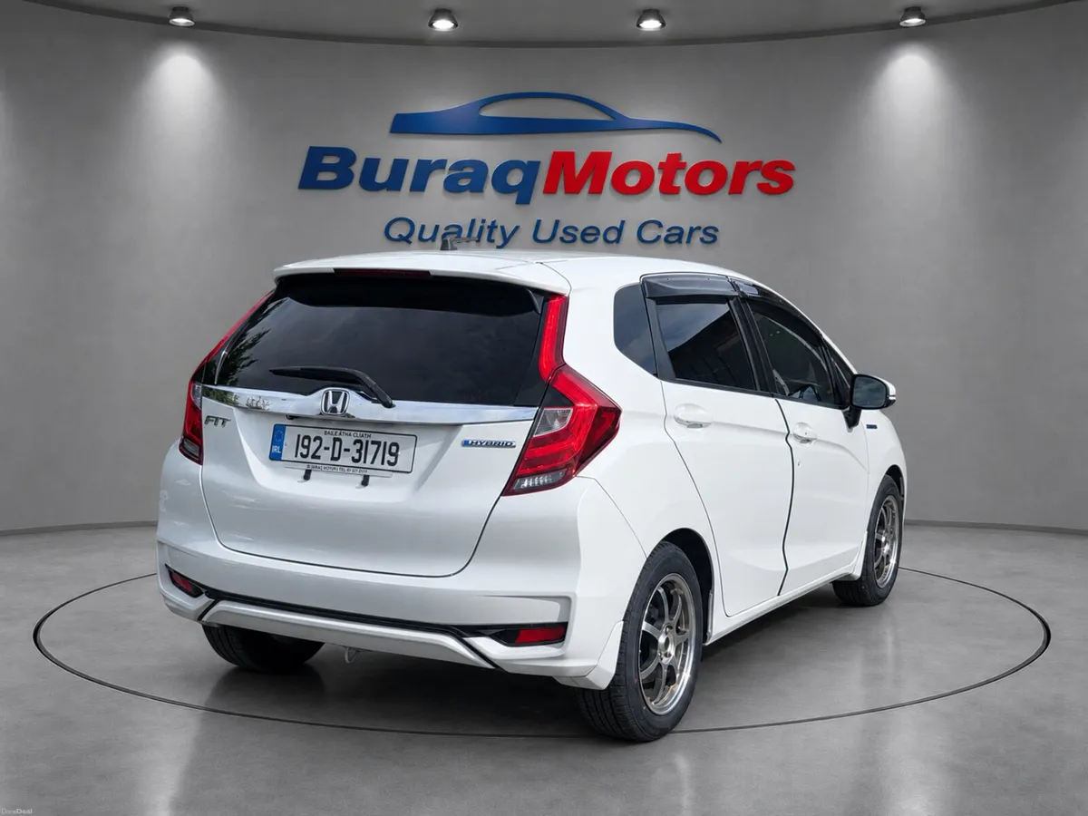 Honda Fit 1.5L Hybrid L-Package Self-Charging - Image 5