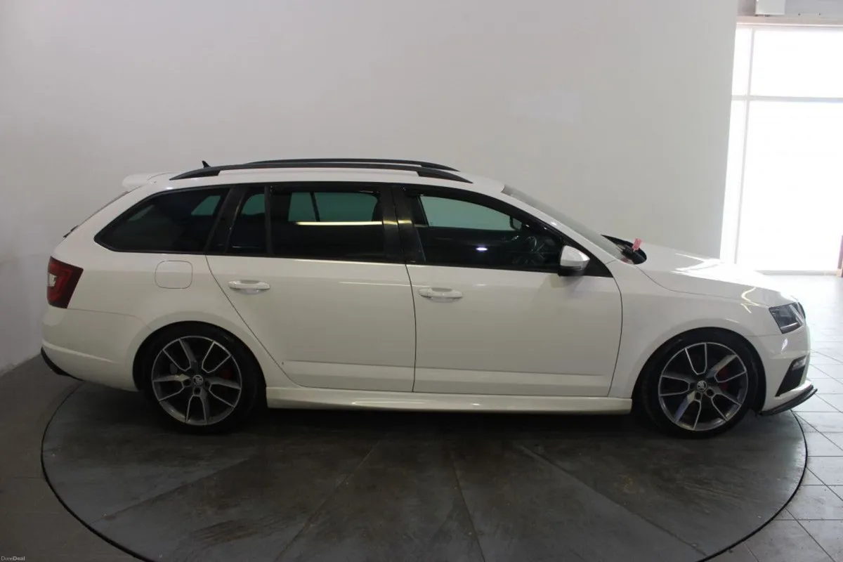 Skoda Octavia COMBI RS 2.0TDI - TENDER 22 - Image 2