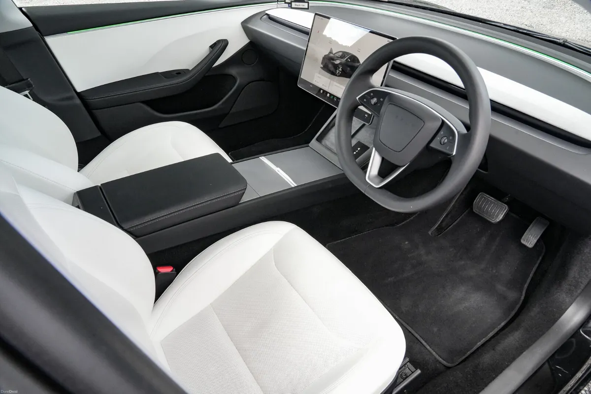 2024 Tesla Model 3 LONG RANGE  Dual Motor AWD - Image 2