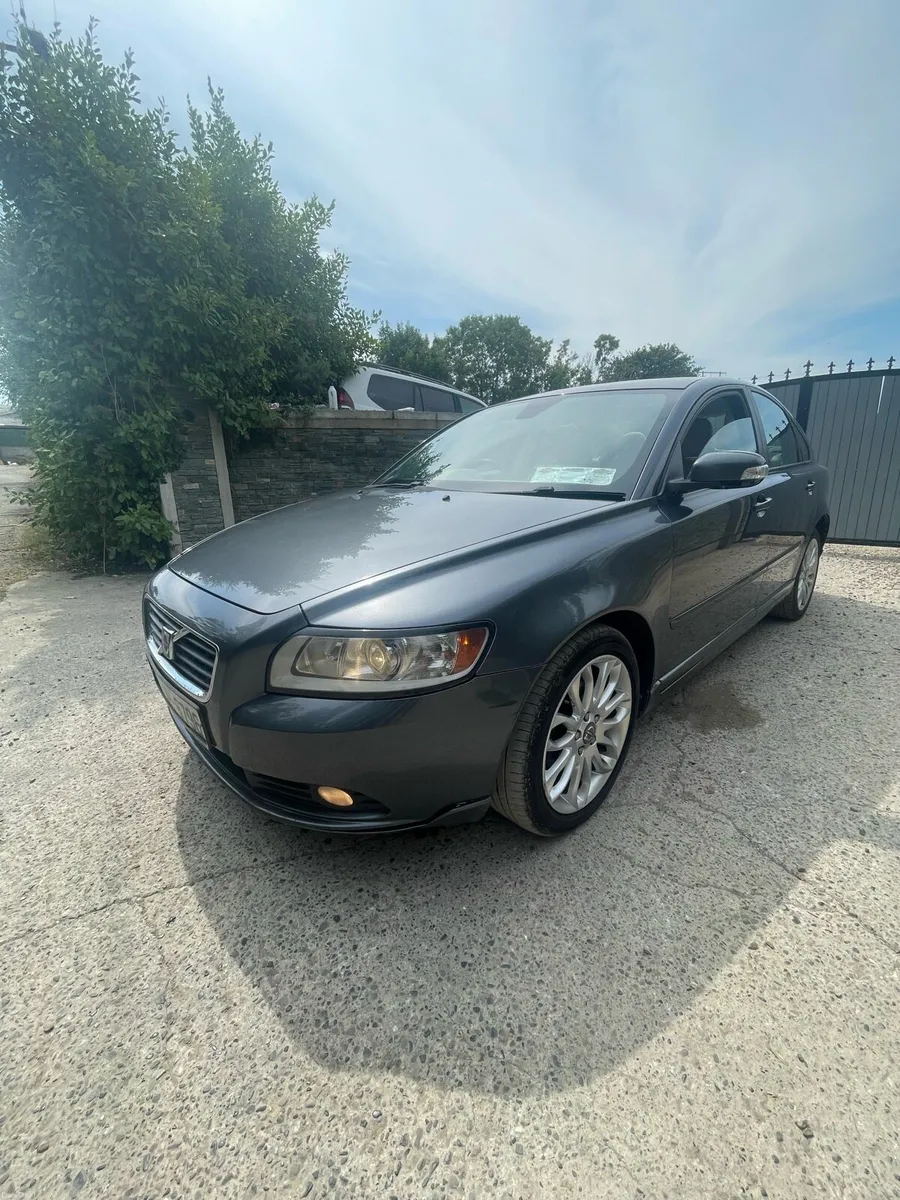 Volvo S40 - Image 2