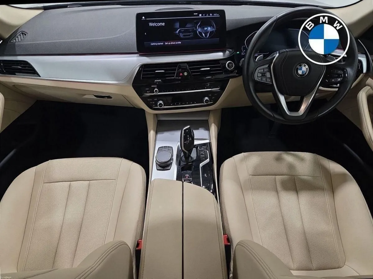 BMW 5-Series 520d SE Saloon - Image 4