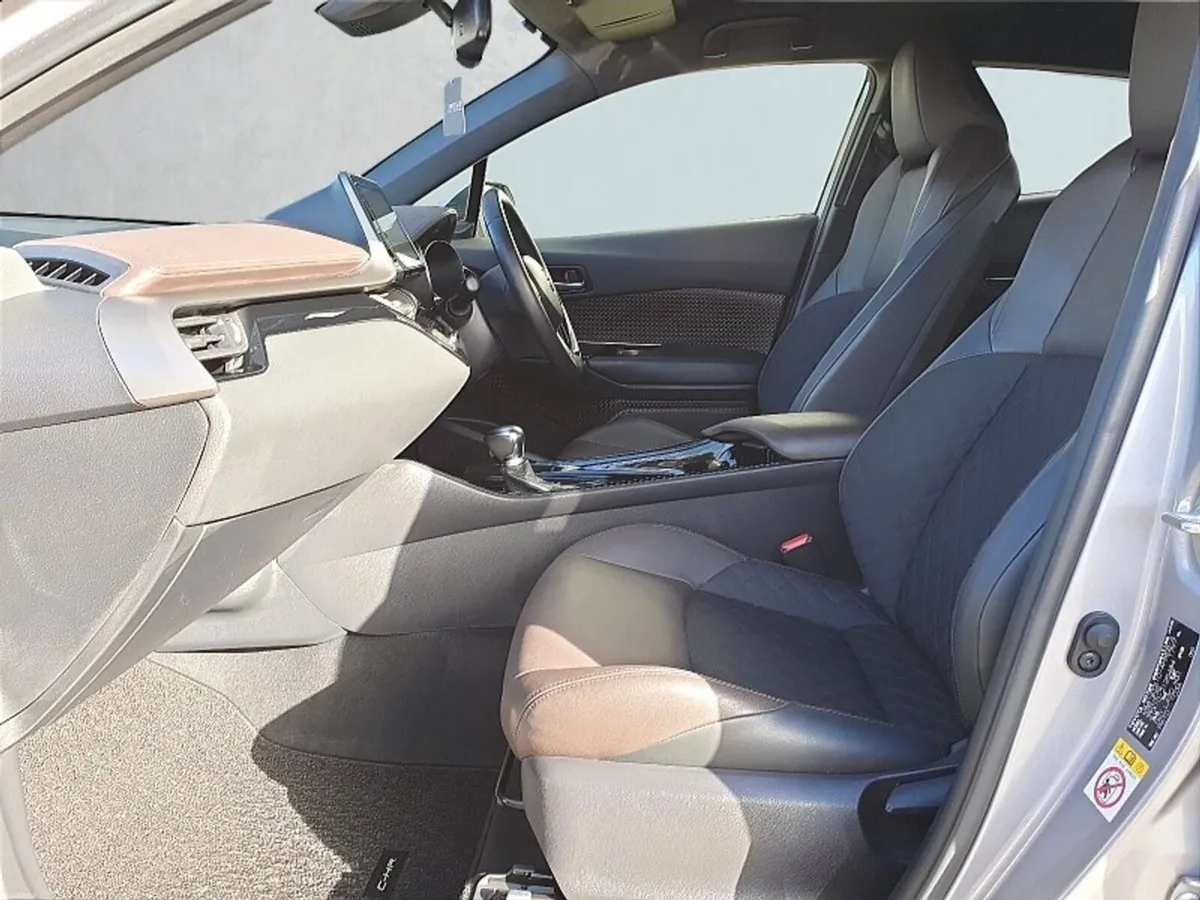 Toyota C-HR ** Z HYBRID ** STUNNING SPEC ** TRINIT - Image 6