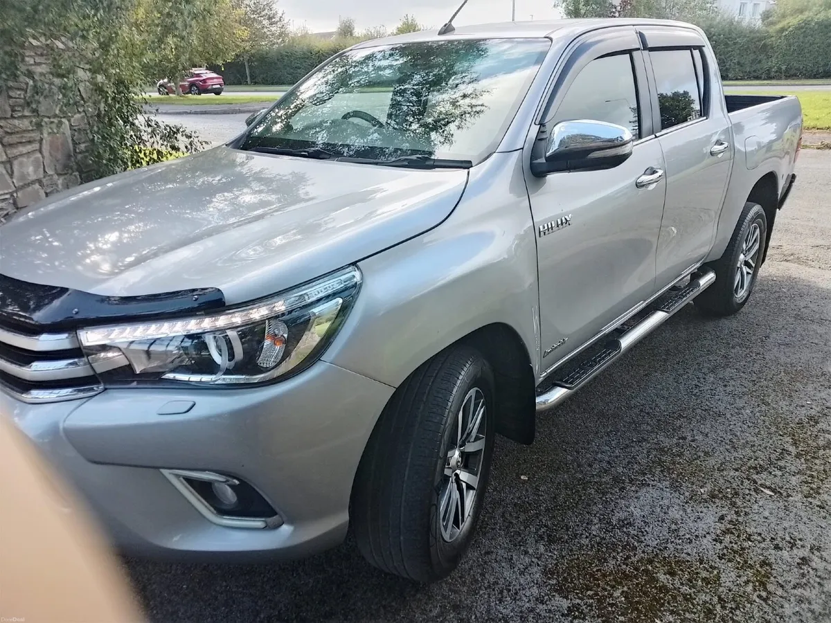 Toyota Hilux 2017 automatic - Image 2