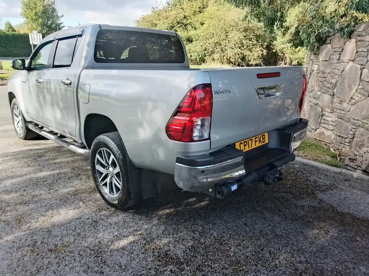 Toyota Hilux 2017 automatic - Image 3