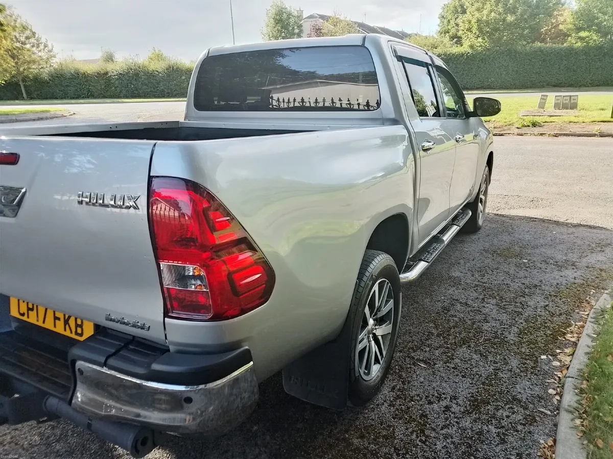 Toyota Hilux 2017 automatic - Image 4