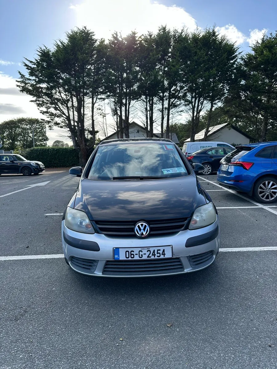 🚗 Volkswagen Golf Hatchback – Black – Low Mileage - Image 1