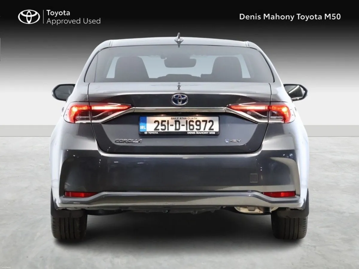 Toyota Corolla Luna Sport Hybrid Saloon - Image 4