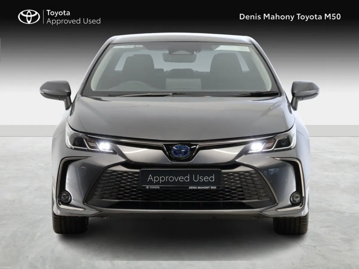 Toyota Corolla Luna Sport Hybrid Saloon - Image 5