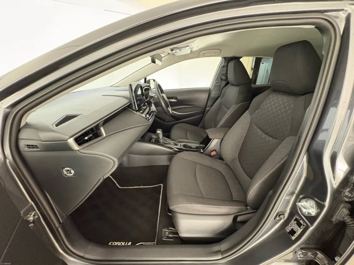 Toyota Corolla Luna Sport Hybrid Saloon - Image 6