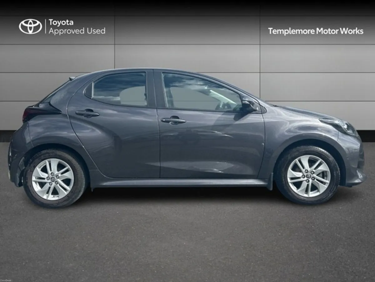 Toyota Yaris YARIS 1.5 LUNA - Image 3