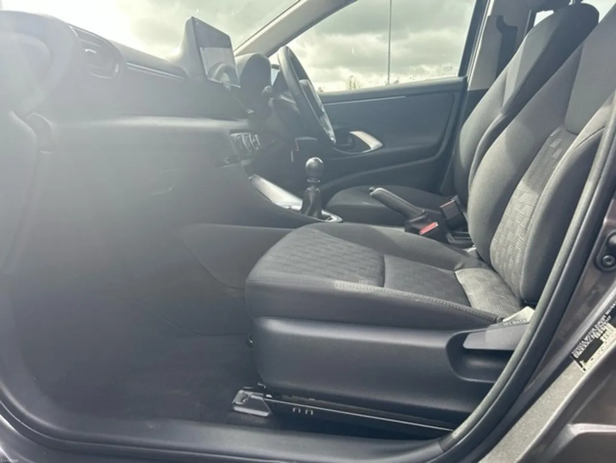 Toyota Yaris YARIS 1.5 LUNA - Image 6