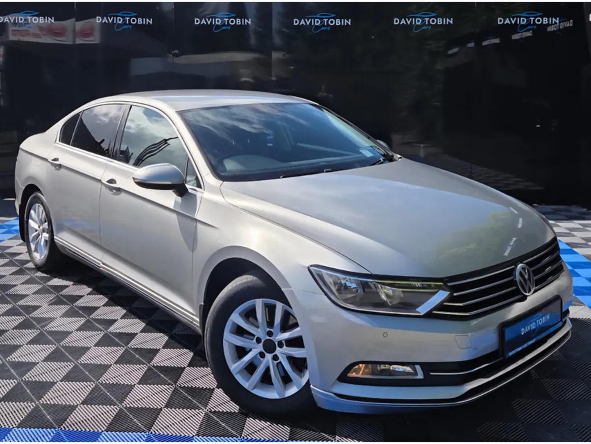 Volkswagen Passat COMFORTLINE 1.6 TDI MANUAL 6SPEE - Image 1
