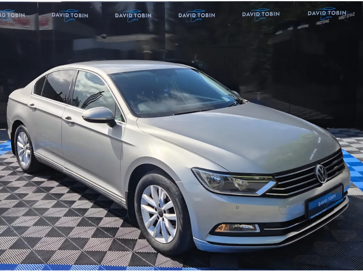 Volkswagen Passat COMFORTLINE 1.6 TDI MANUAL 6SPEE - Image 3