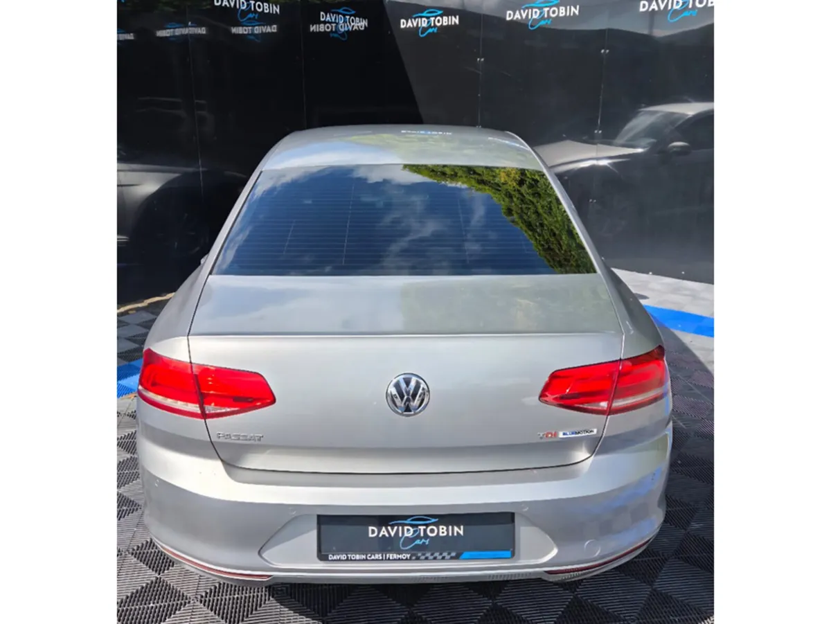 Volkswagen Passat COMFORTLINE 1.6 TDI MANUAL 6SPEE - Image 5
