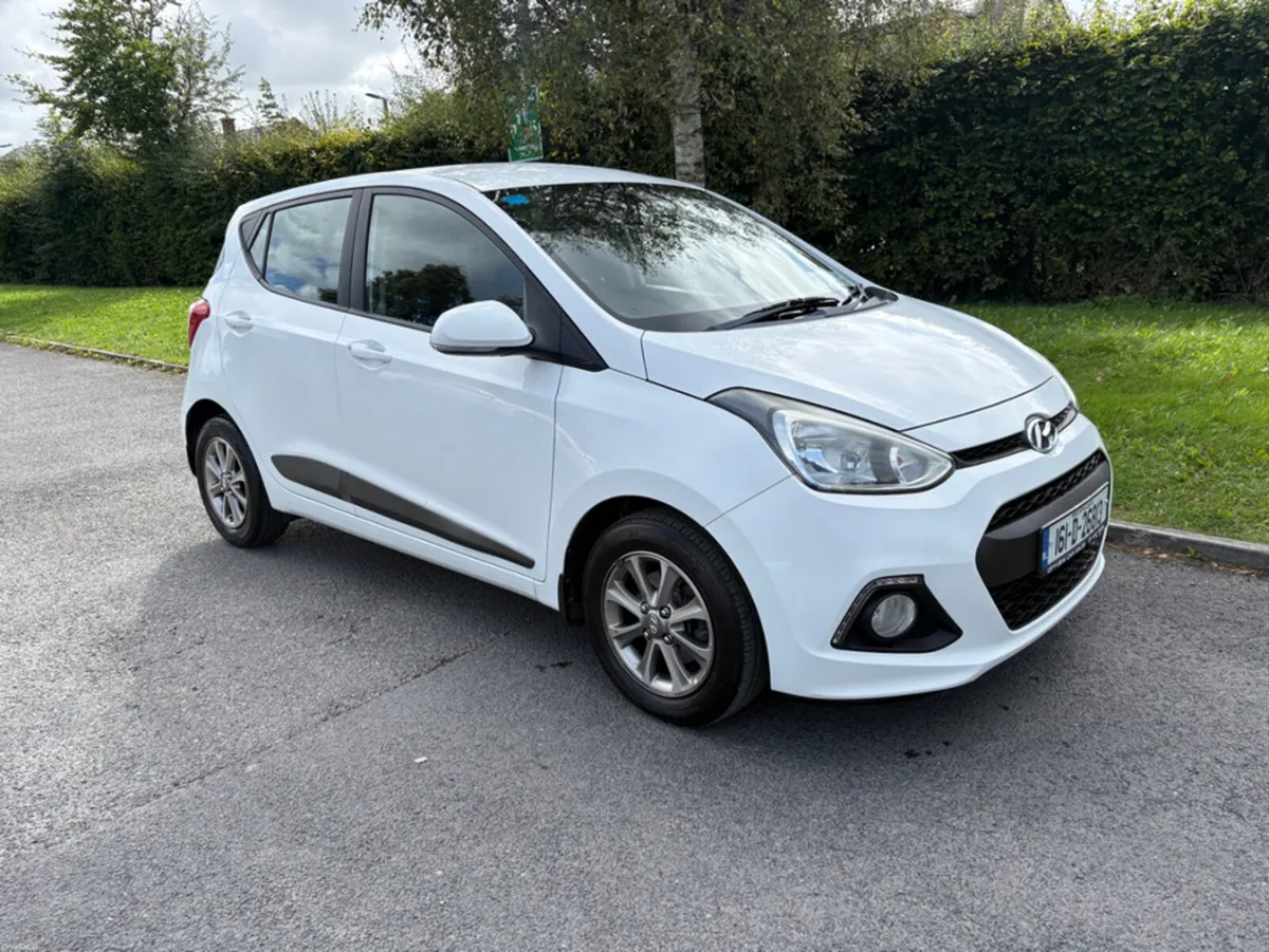 Hyundai i10 DELUXE AUTO 4DR - Image 1