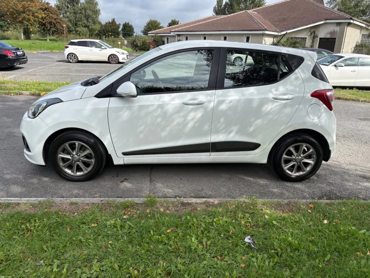 Hyundai i10 DELUXE AUTO 4DR - Image 6