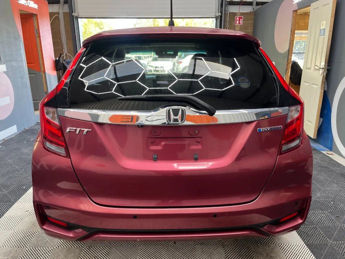 Honda Fit 2017 HONDA FIT HYBRID L HONDA SENSING 86 - Image 4