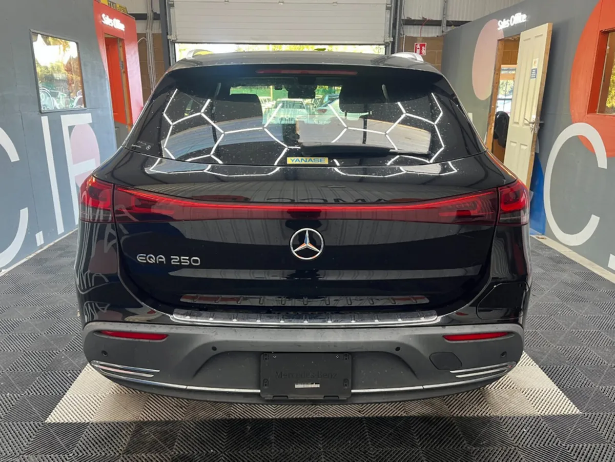 Mercedes-Benz EQA 2021 MERCEDES-BENZ EQA 250 AUTOM - Image 4