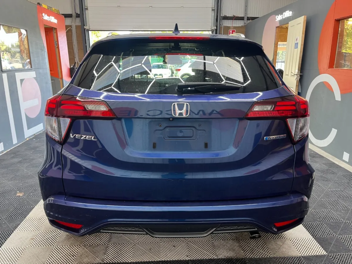 Honda Vezel 2017 HONDA VEZEL HV Z SENSING HYBRID 1 - Image 4