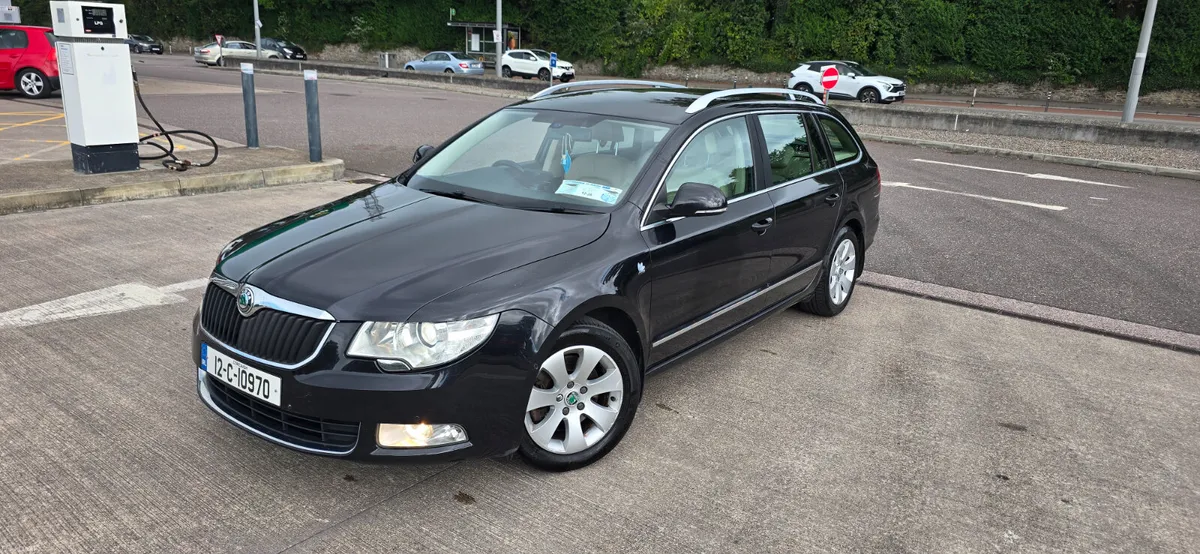 Skoda Superb High Spec Nct 02.2027 Tax 11.2026 - Image 2