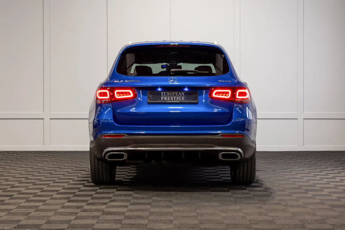 2022 Mercedes-Benz GLC 300de AMG Line Premium - Image 5