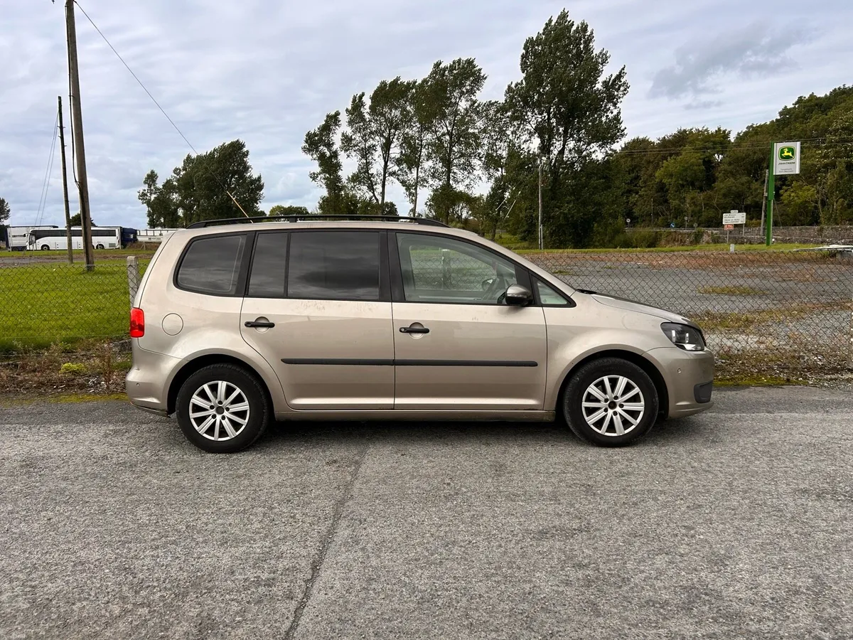 142 VW Touran 1.6d Tax 9/26 — NCT 1/27 - Image 2