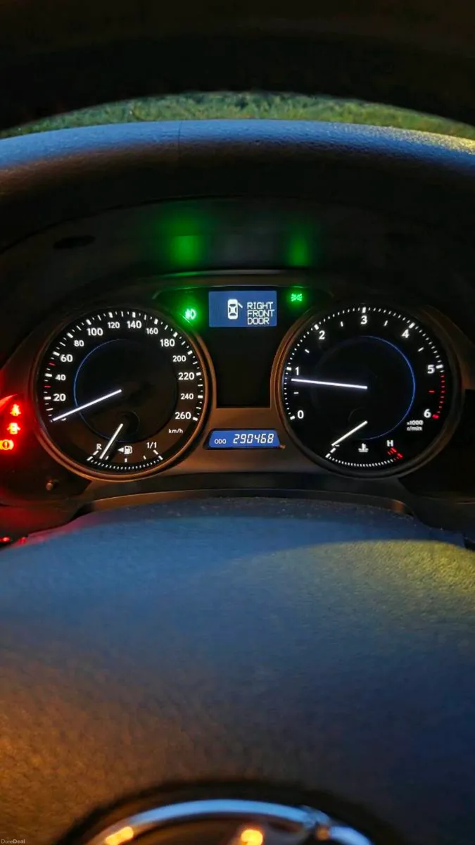 Lexus IS220D - Image 5