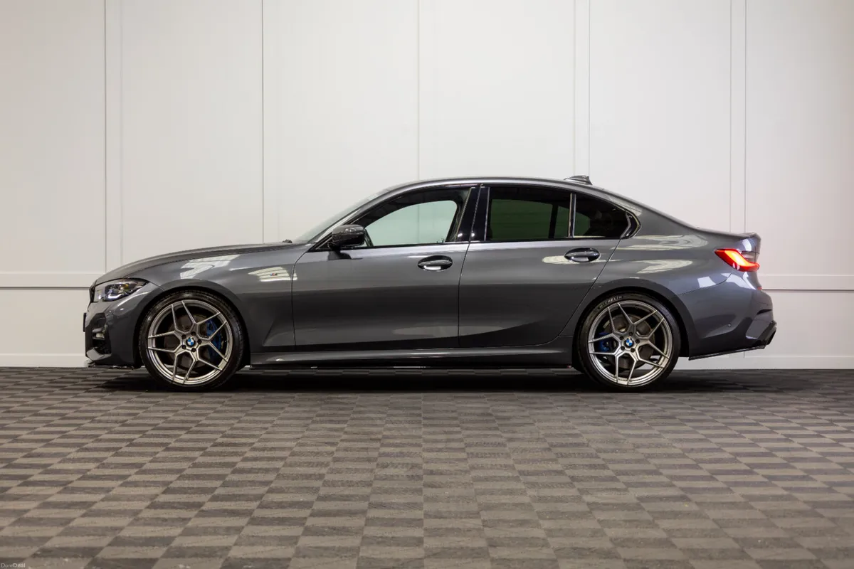 2021 BMW 3-Series 330d M-Sport - Image 3