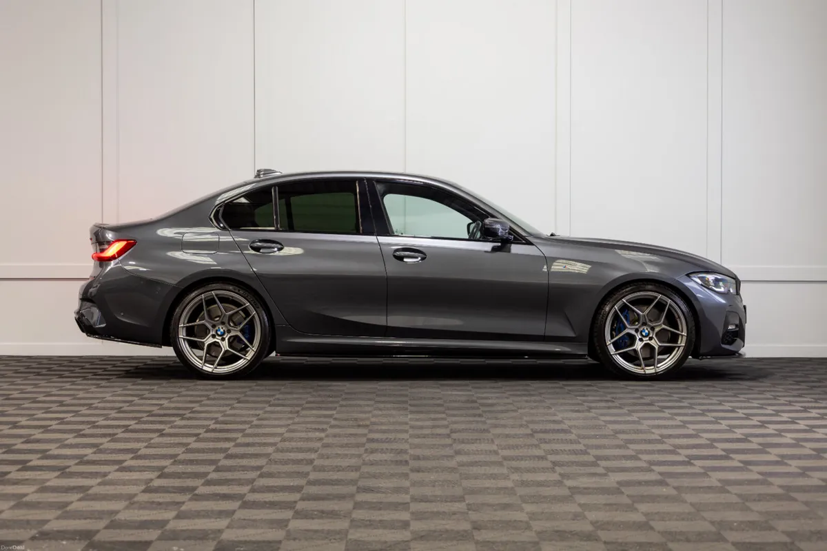 2021 BMW 3-Series 330d M-Sport - Image 6
