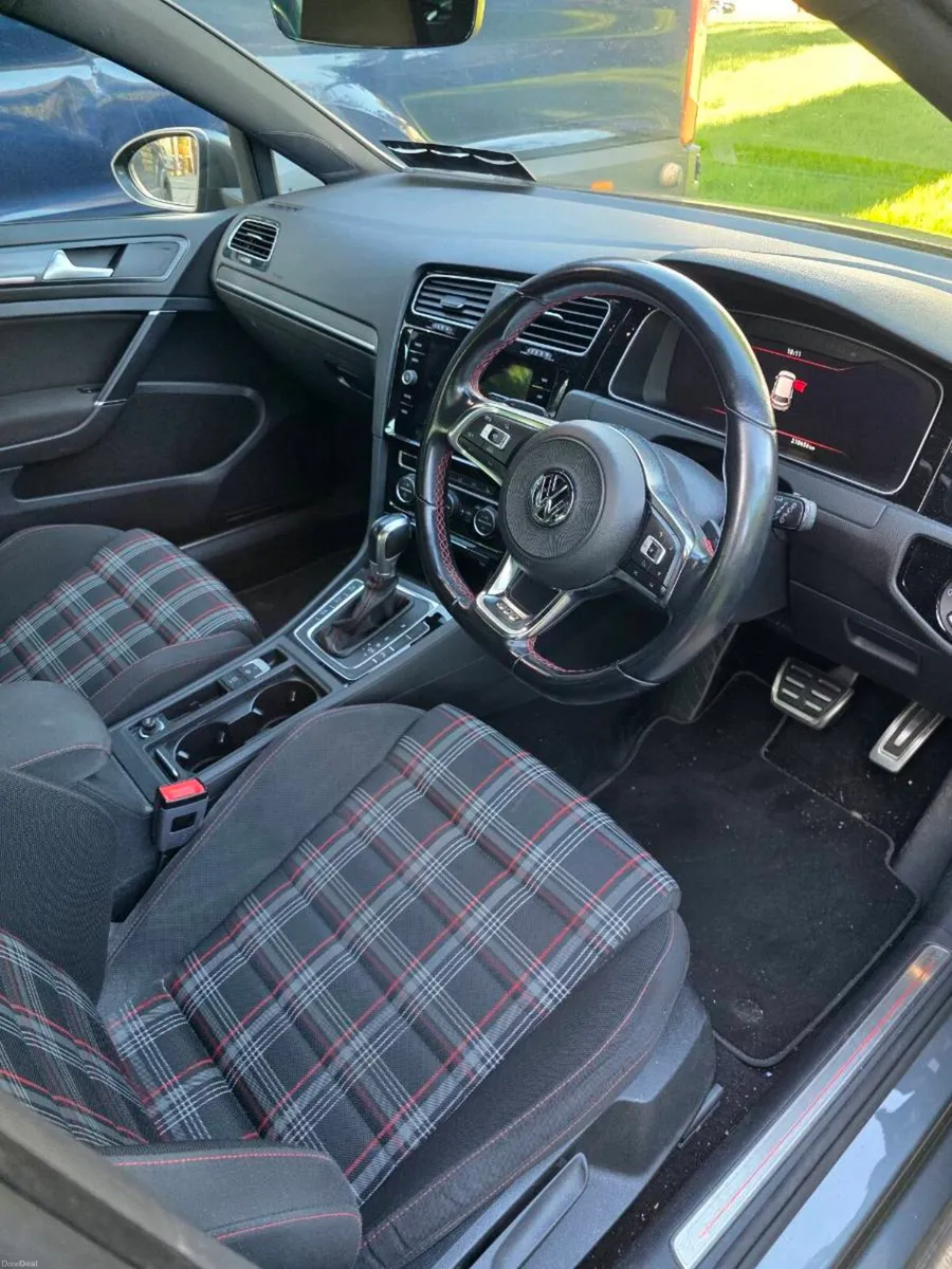 Volkswagen Golf GTI 7.5 DSG - Image 2