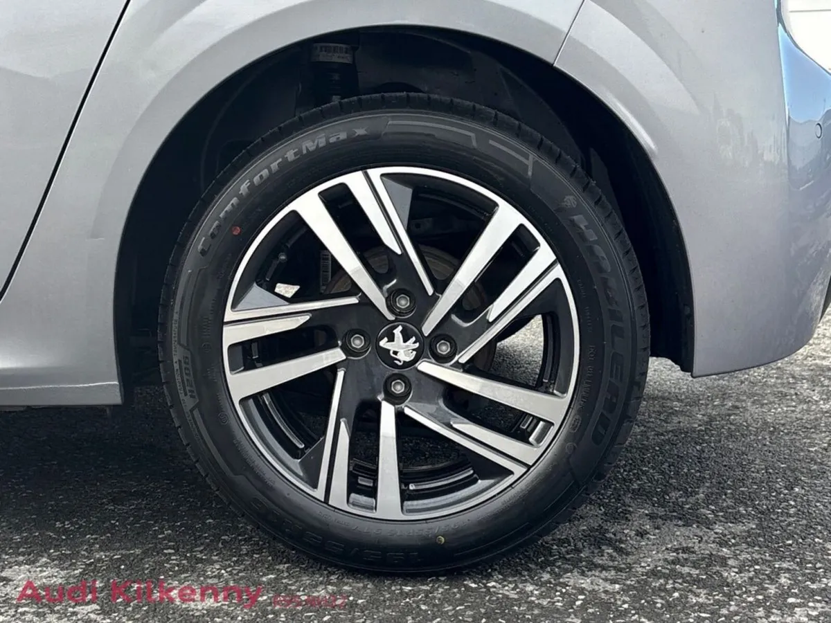 Peugeot 208 ACTIVE PURETECH 1.2 75 BHP 5DR *1 OWNE - Image 6