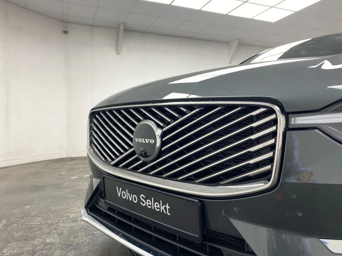 Volvo XC60 T6 AWD PHEV Plus Bright - Image 6