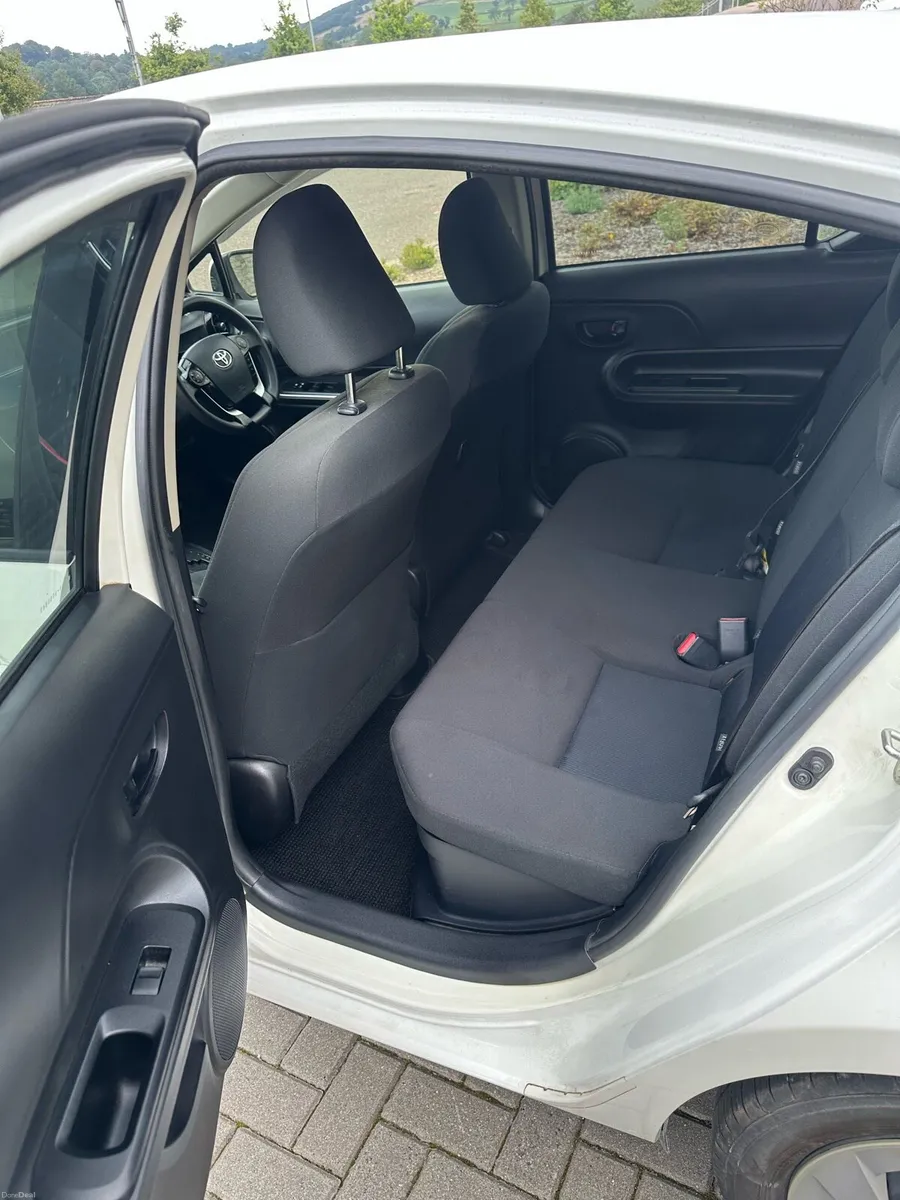 Toyota Aqua - Image 5