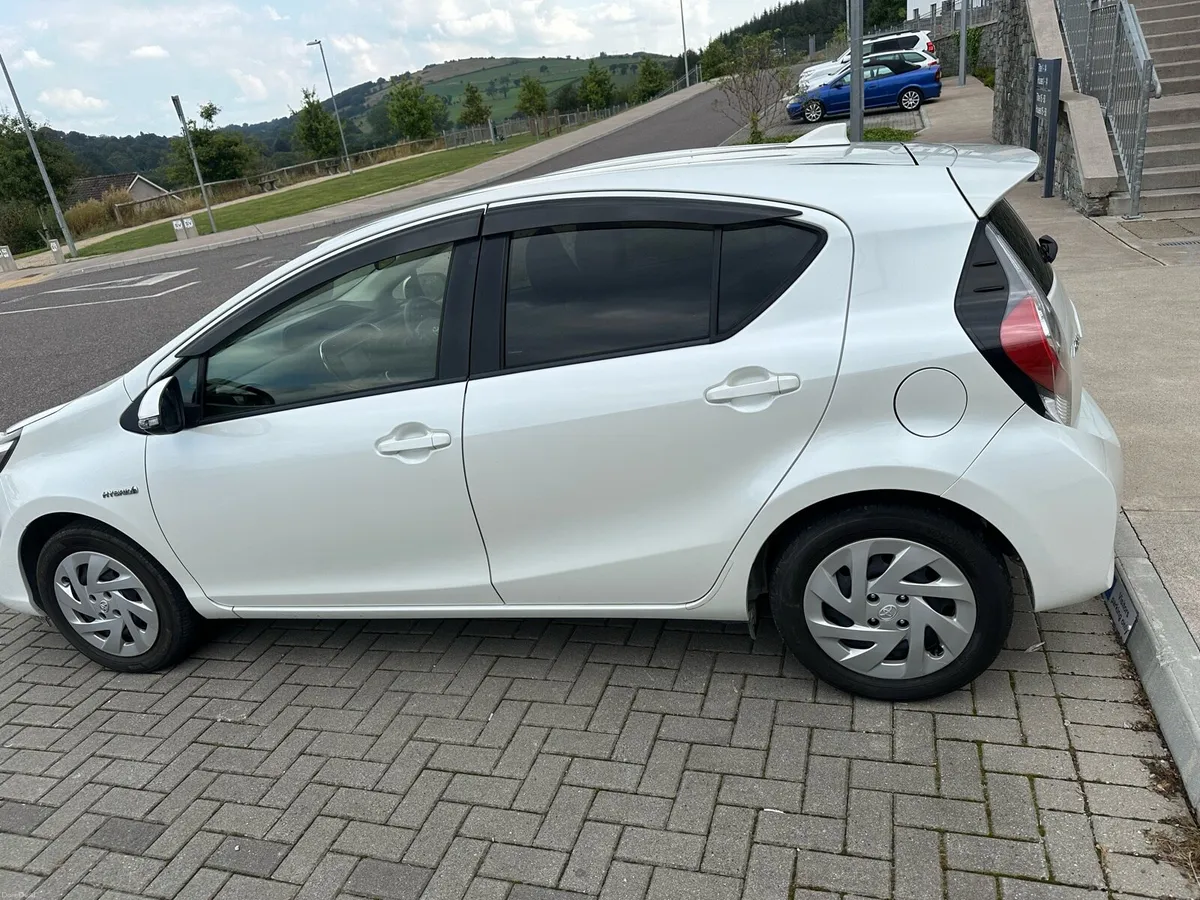 Toyota Aqua - Image 4