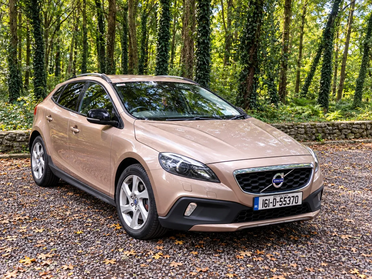 Automatic Volvo V40 cross country - Image 4