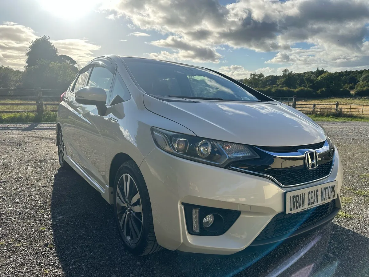 Honda Fit Hybrid 2016 - Image 2