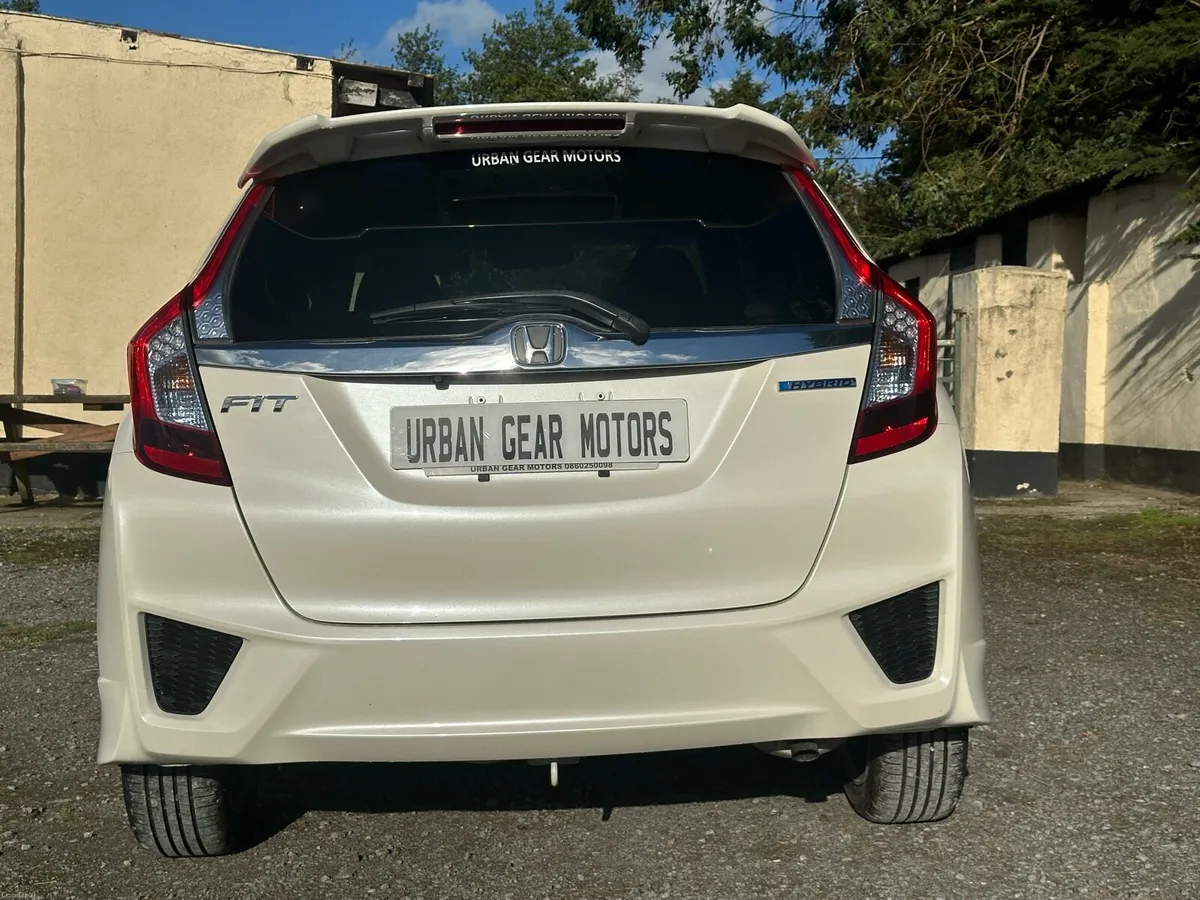 Honda Fit Hybrid 2016 - Image 4