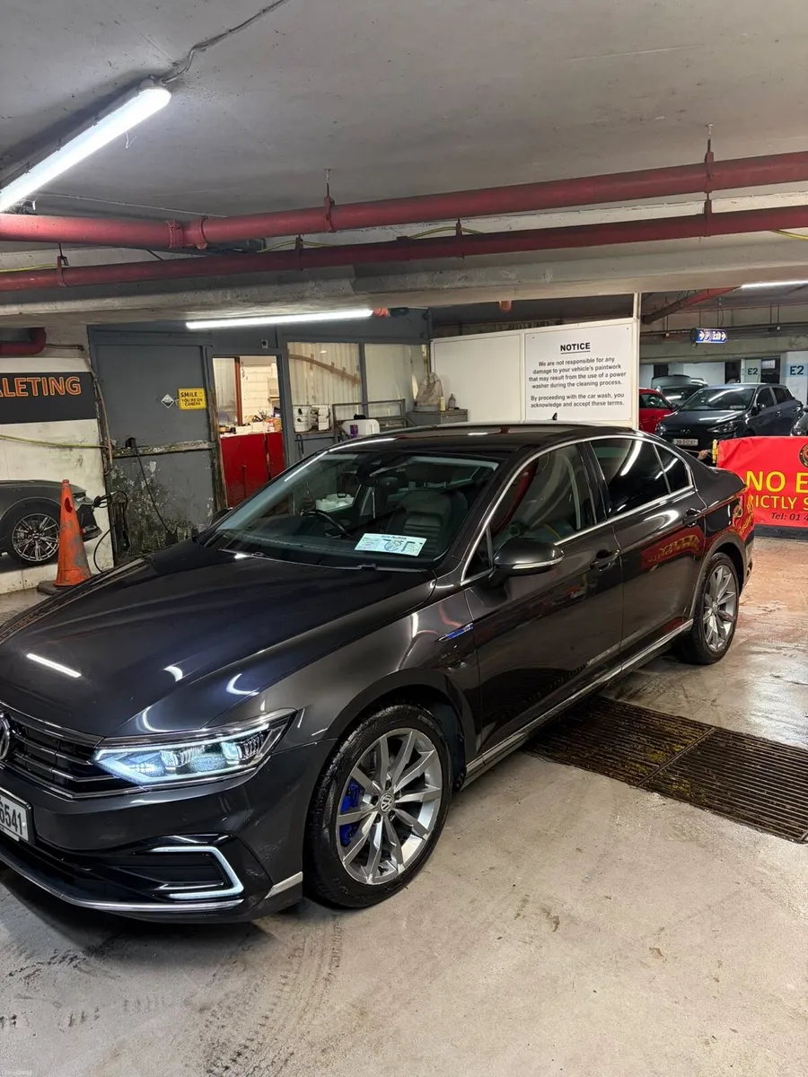 Car - Image 1