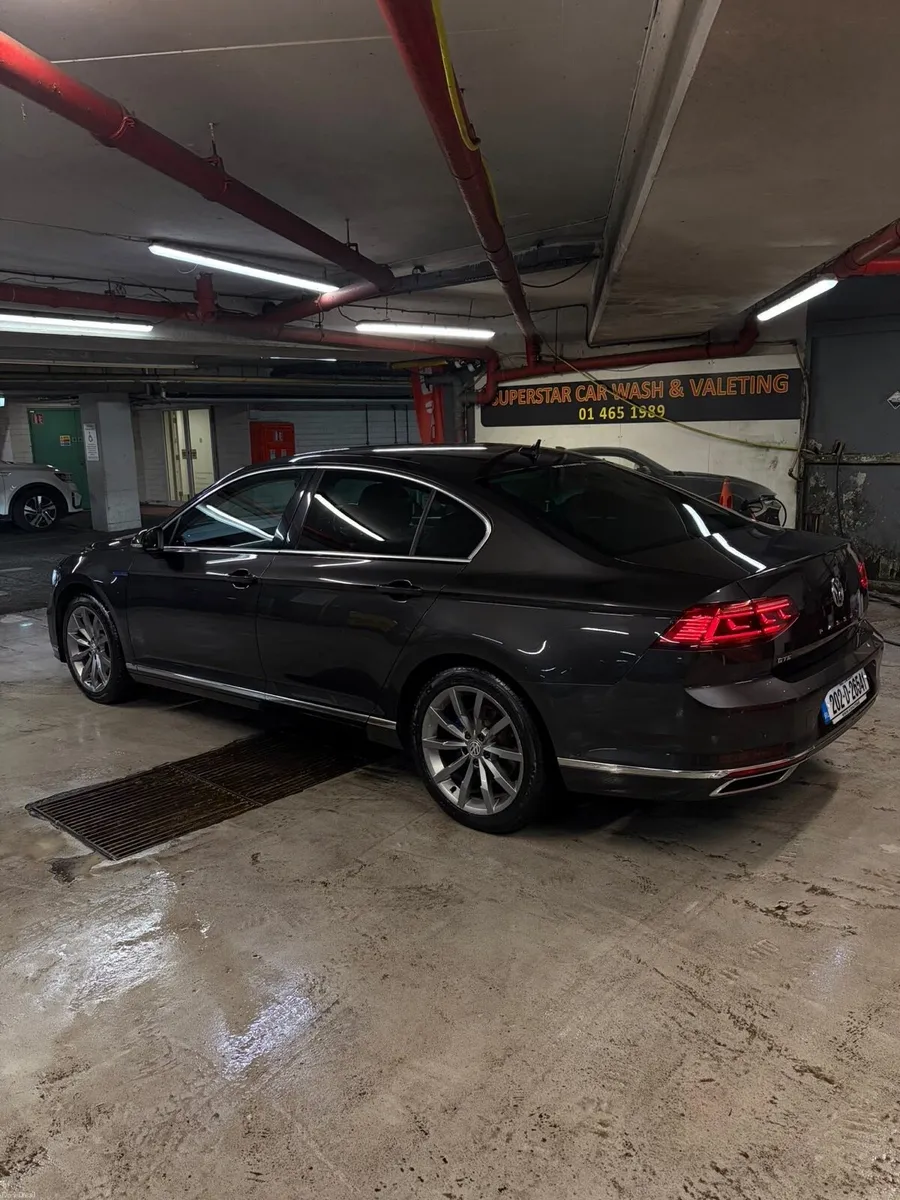 Car - Image 3