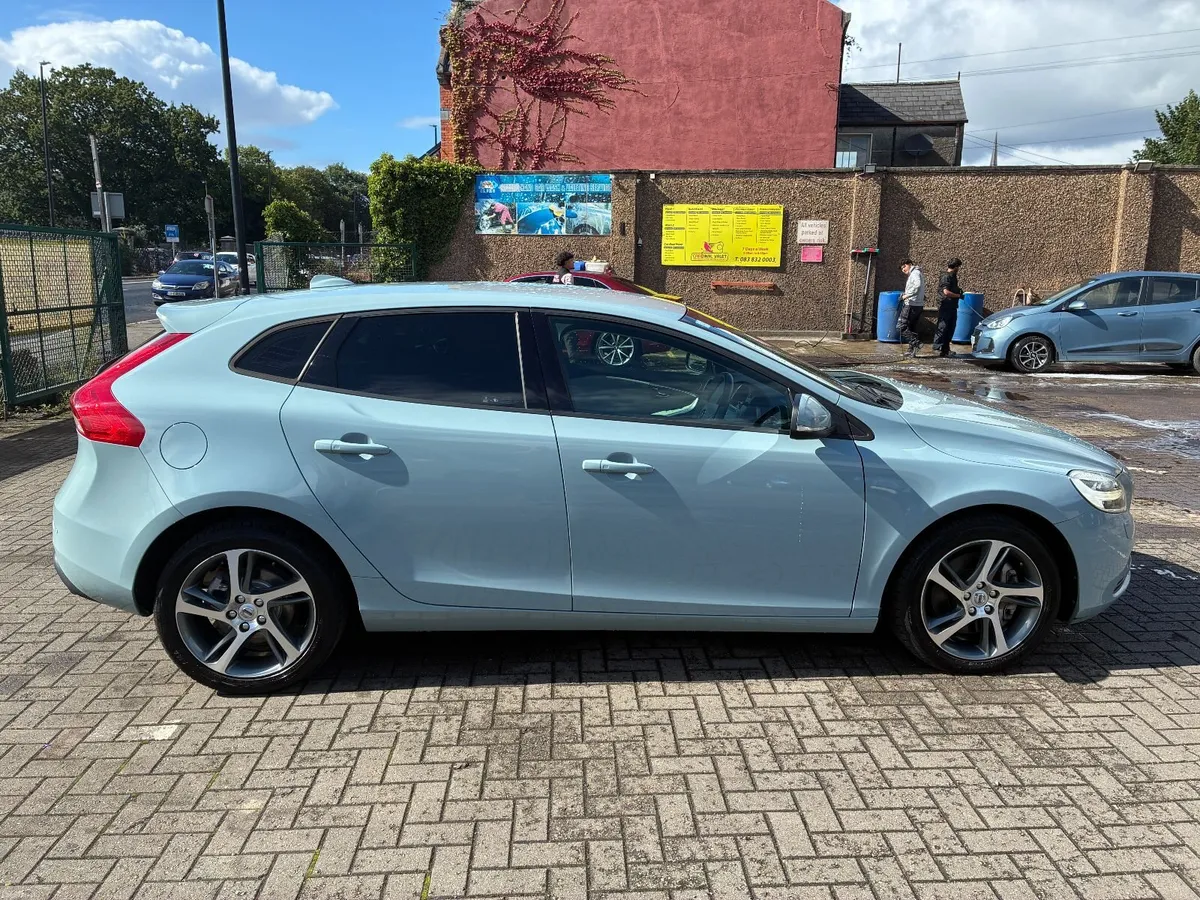 Volvo V40 2018 2.0D  AUTO NCT04/28 - Image 2