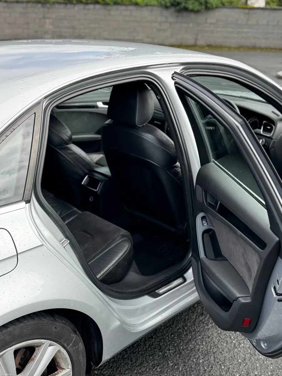 Audi A4 B8 Black Edition - Image 6