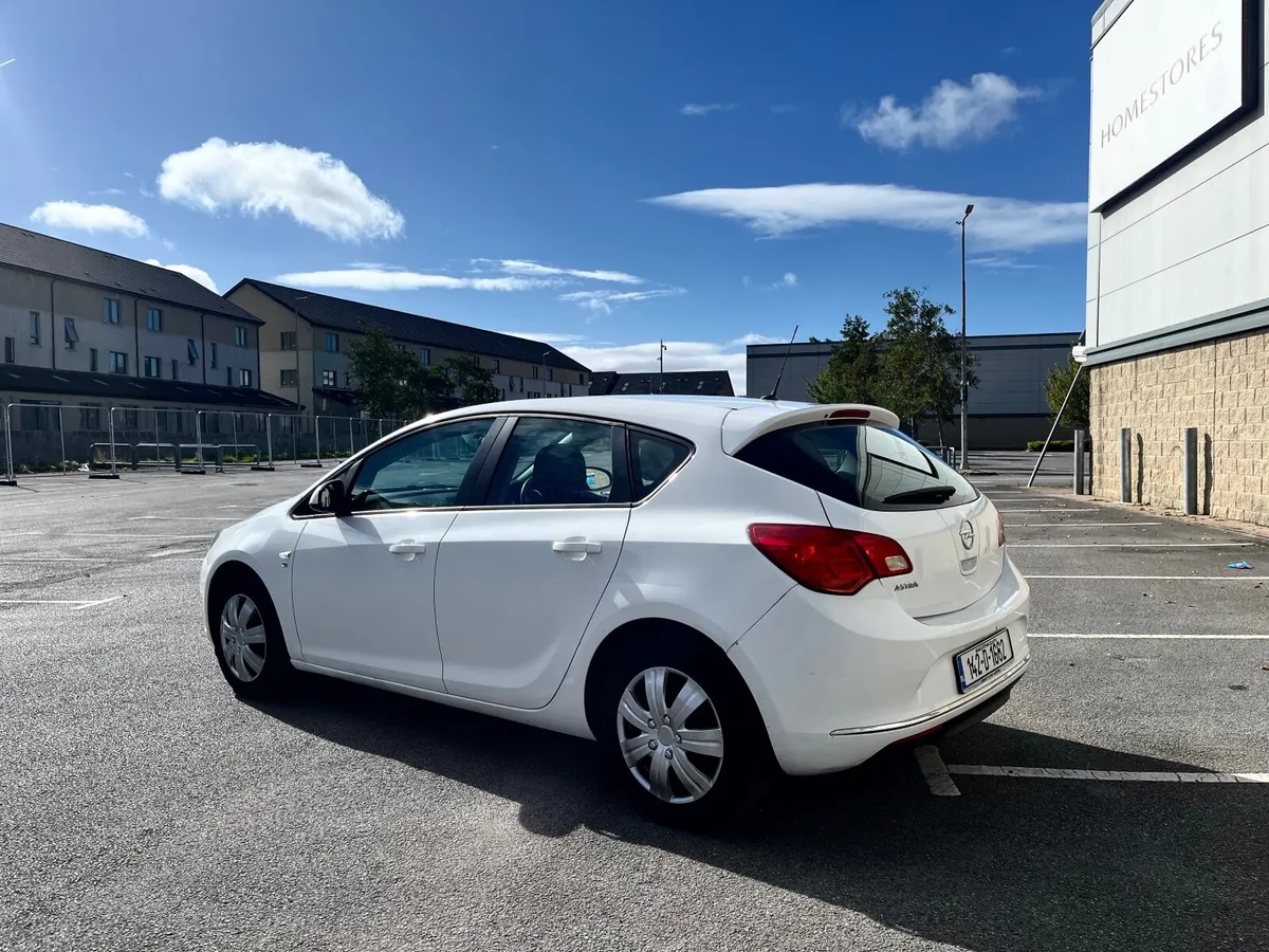 2014 Opel Astra 1.4 Petrol NCT 10/27 Low Miles - Image 3