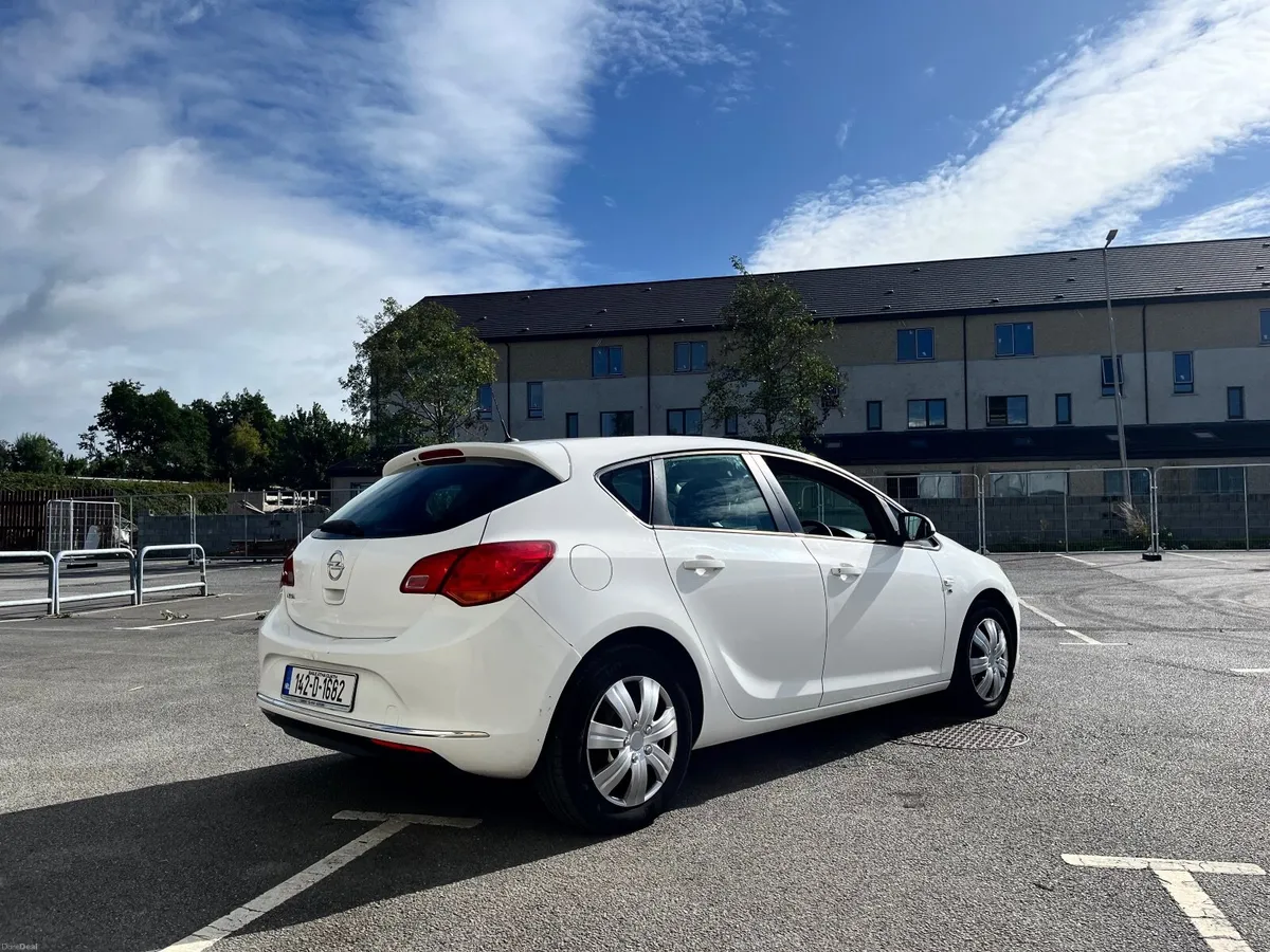 2014 Opel Astra 1.4 Petrol NCT 10/27 Low Miles - Image 4