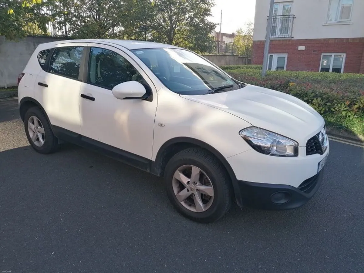 Nissan Qashqai 1.6 petrol, NCT & TAX. €2950 - Image 2