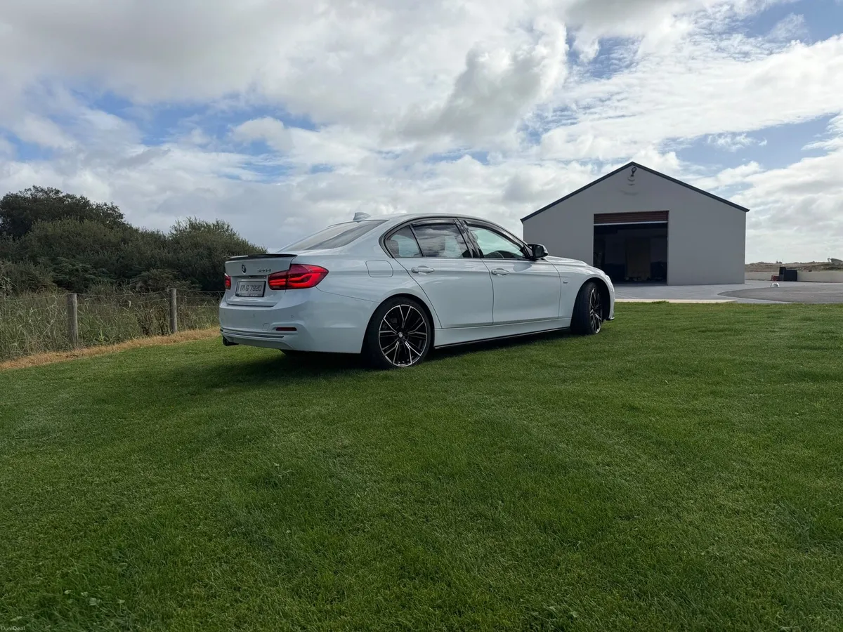BMW - Image 4