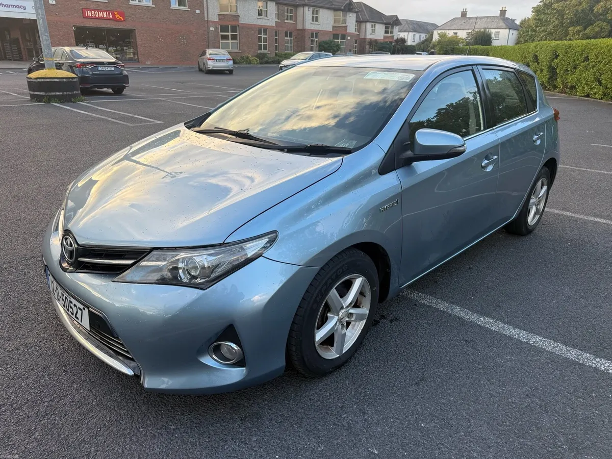 Toyota Auris hybrid - Image 3