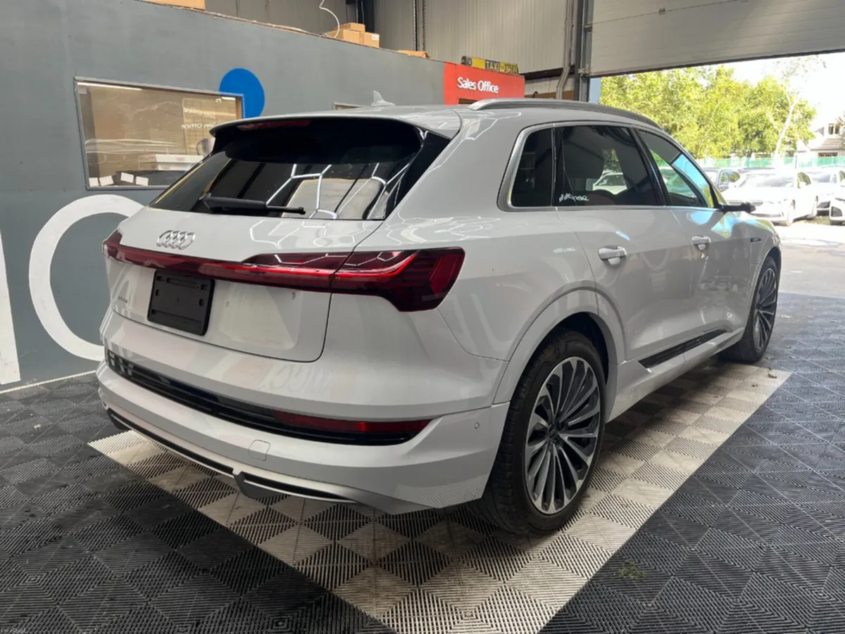 Audi e-tron 2023 AUDI E-TRON 4wd QUATTRO S LINE AU - Image 3