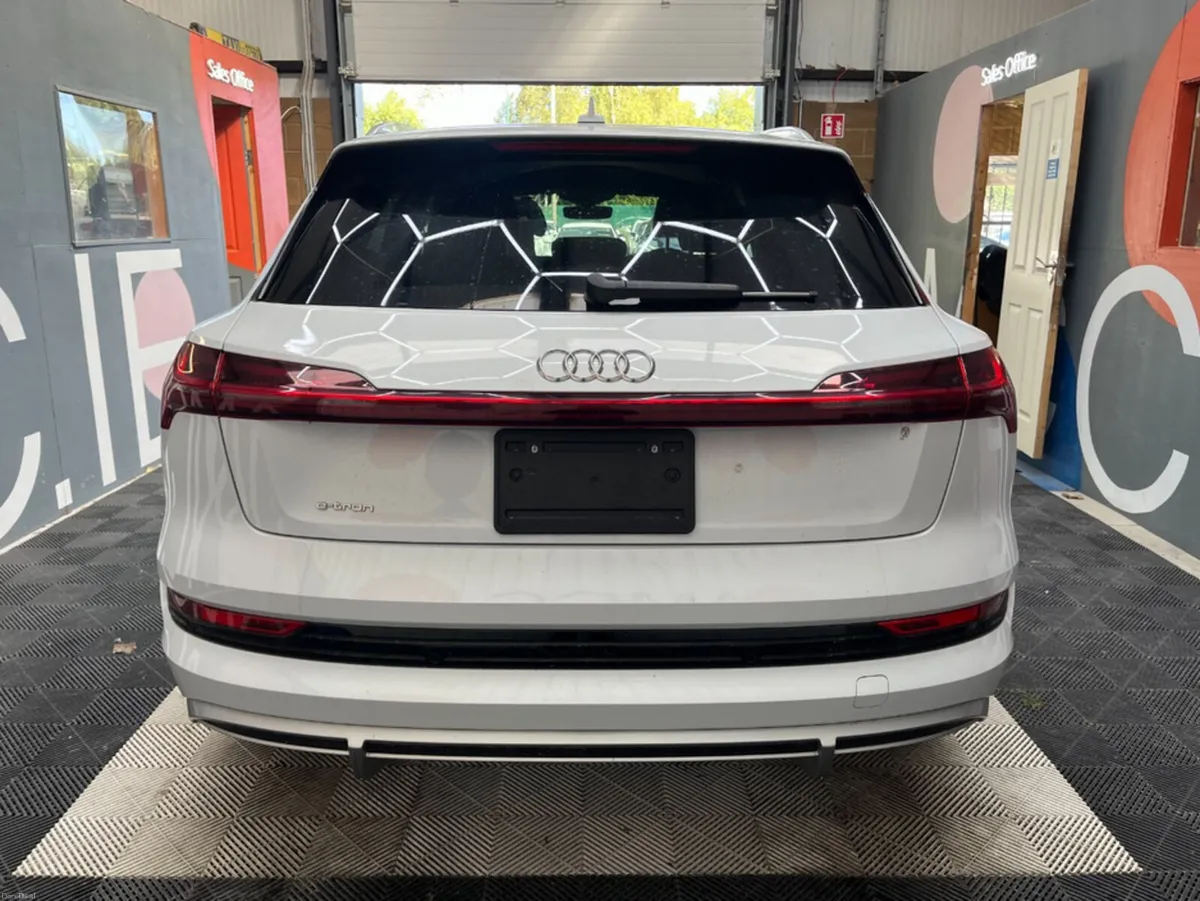 Audi e-tron 2023 AUDI E-TRON 4wd QUATTRO S LINE AU - Image 5